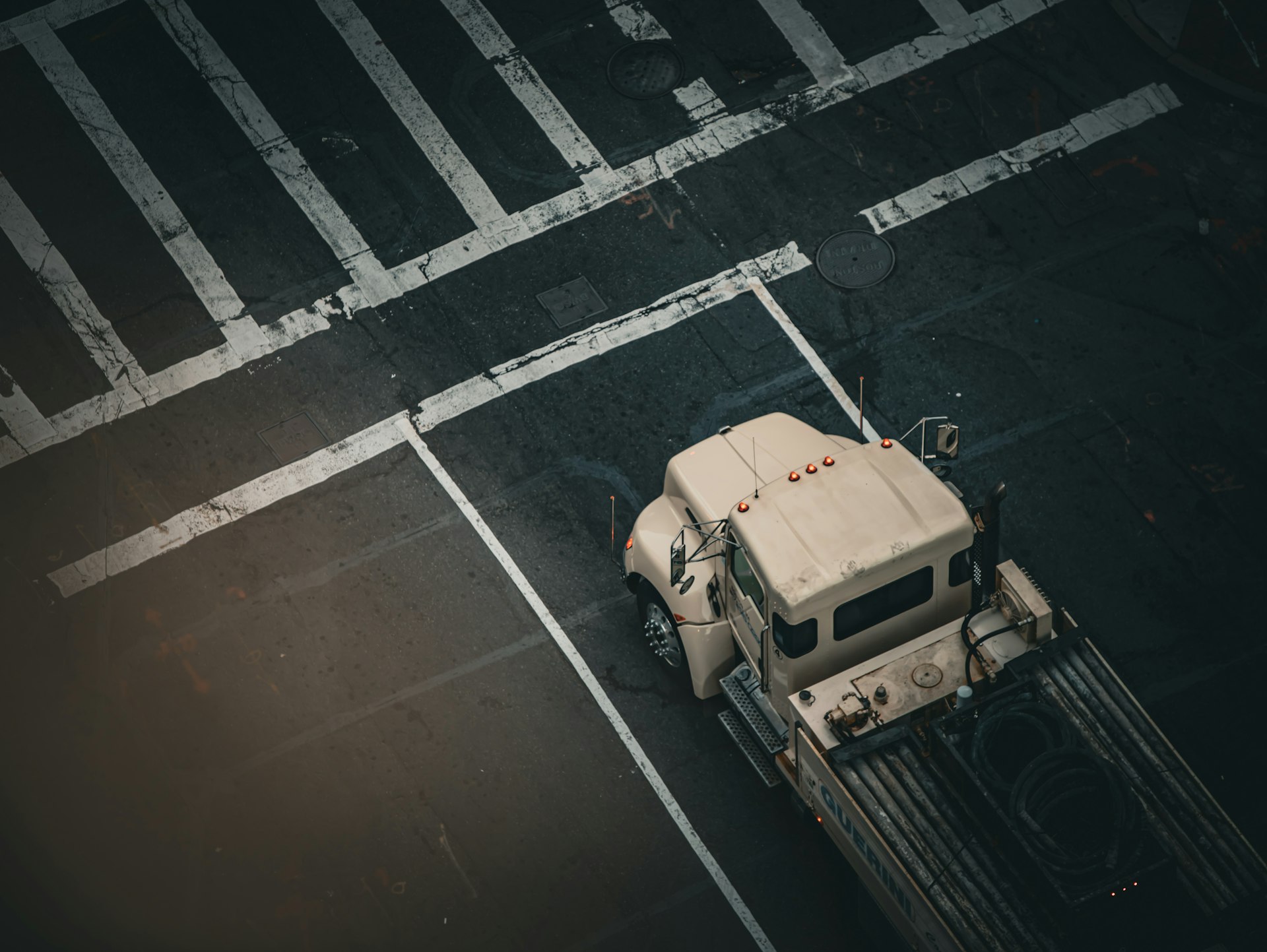 How Self-Driving Trucks Are Revolutionizing Logistics Automation