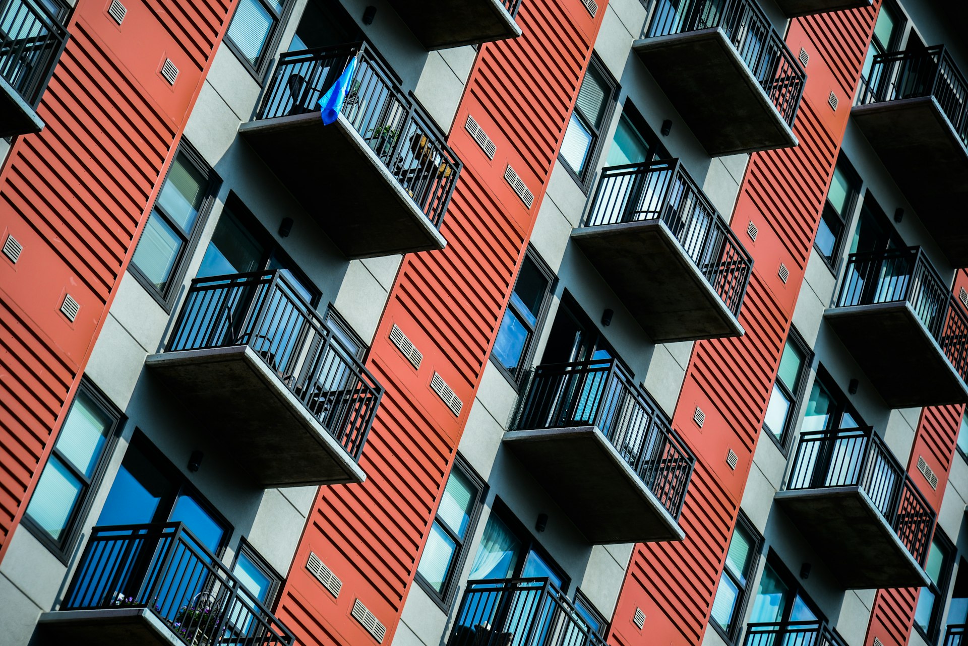 Understanding Active Contingent Status in Real Estate: What Buyers and Sellers Need to Know